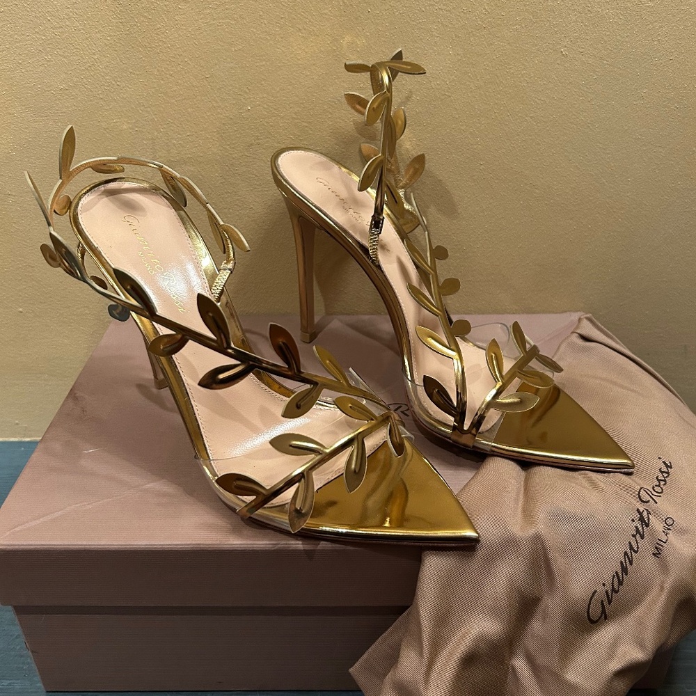 Gianvito Rossi FLAVIA gold dress shoe Size 38